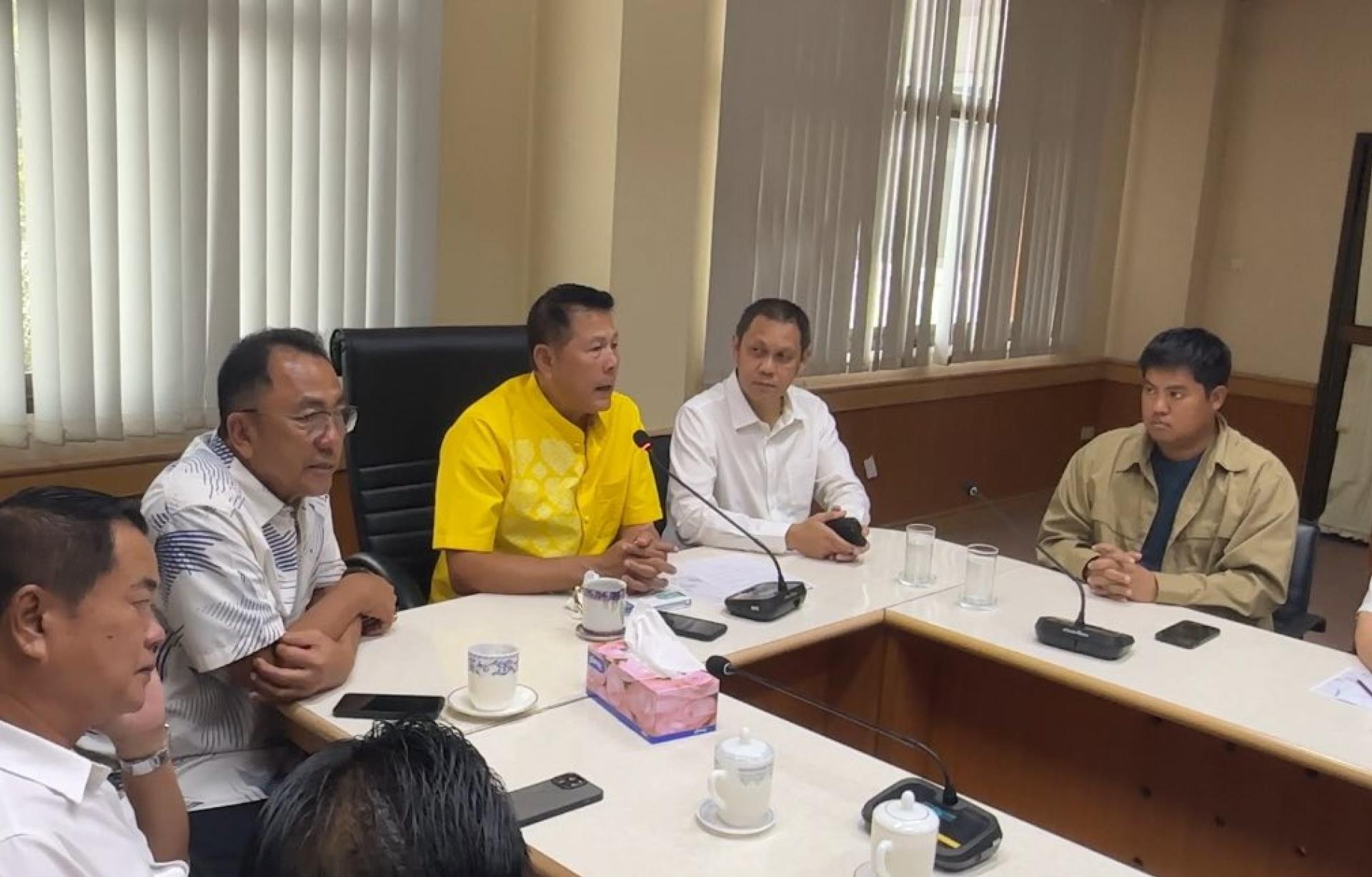   ประชุมมอบนโยบายการทำงานหลังเกิดเหตุ เพลิงไหม้โรงงาน บริเวณหมู่ที่ 8